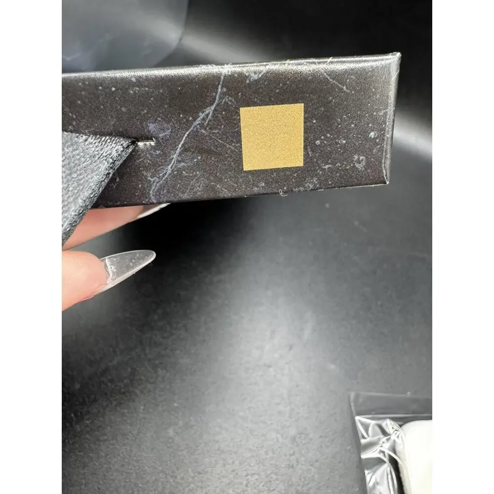 LA PREDIRE PRESTIGE PARIS La Belle Flawless Matte Pressed Powder Foundation
